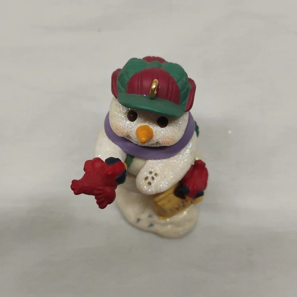Christmas Ornament Hallmark Snow Buddies‎ Snowman Red Cardinal 2000 Vintage
